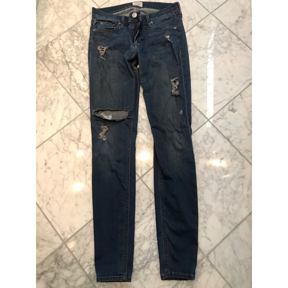 Distressed skinny stretchy jeans
